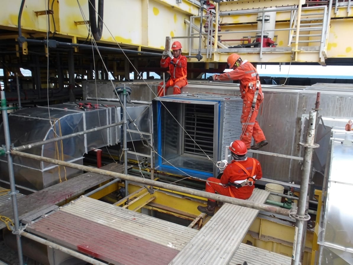 Suministro e instalación de ductos NIZBA en plataforma Ayatsil-C - durante