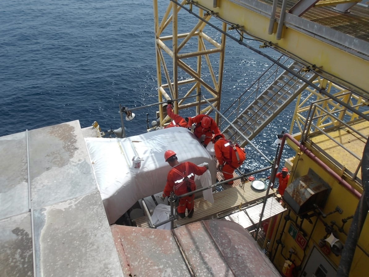Suministro e instalación de ductos NIZBA en plataforma Ayatsil-C - durante